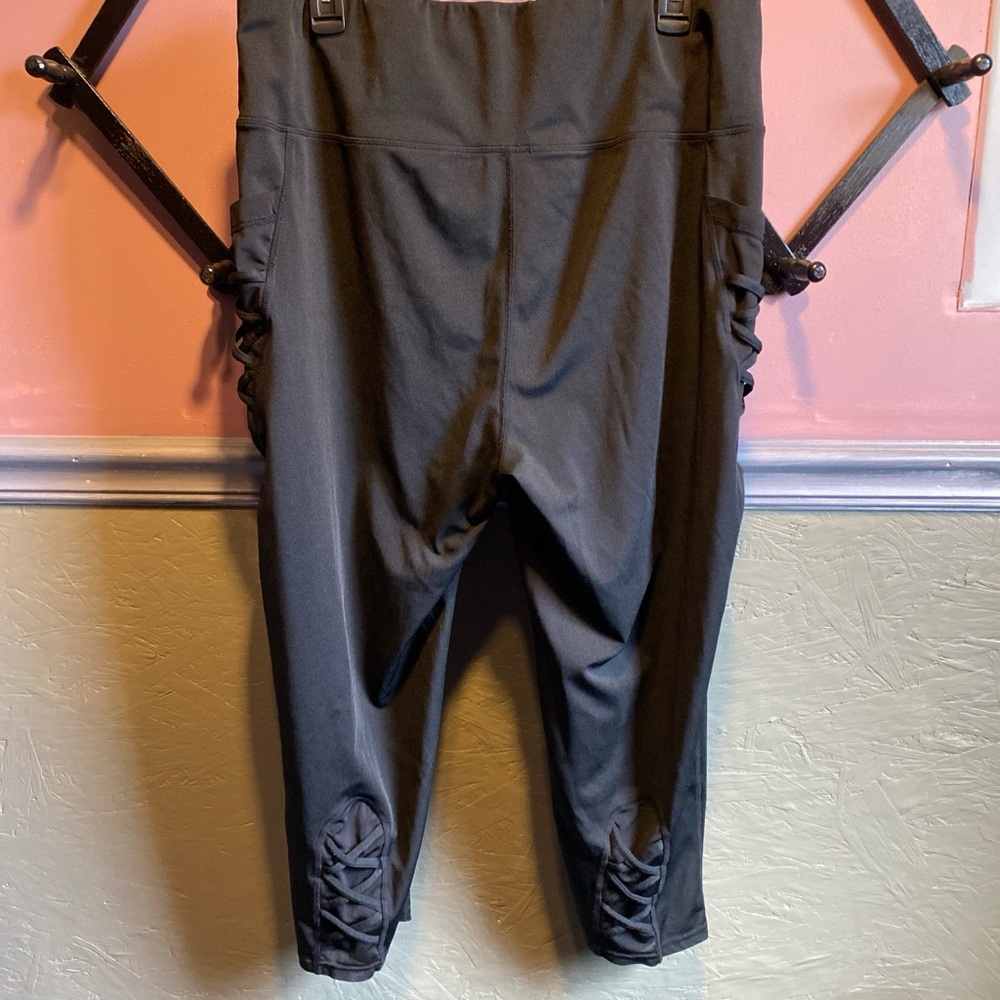 Litletics Capri Leggings - Picture 5 of 5